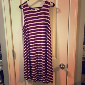 Old Navy sleeveless dress in burgundy